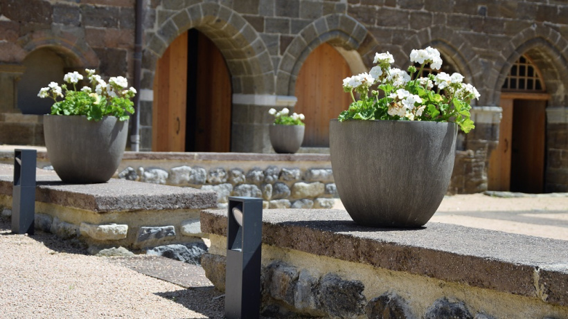 Abbaye de Doue dix siècles d'histoire sur un secret promontoire